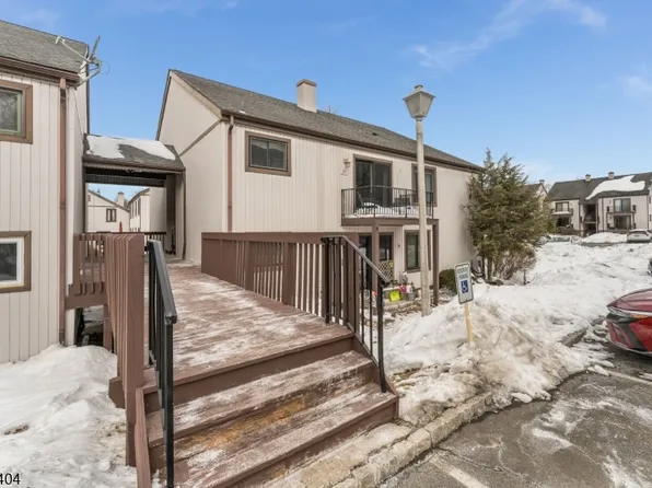 579 Dell Pl #79, Stanhope Boro, NJ 07874