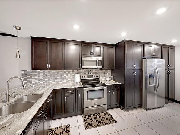 4th image of 2551 S Palm Aire Drive #106