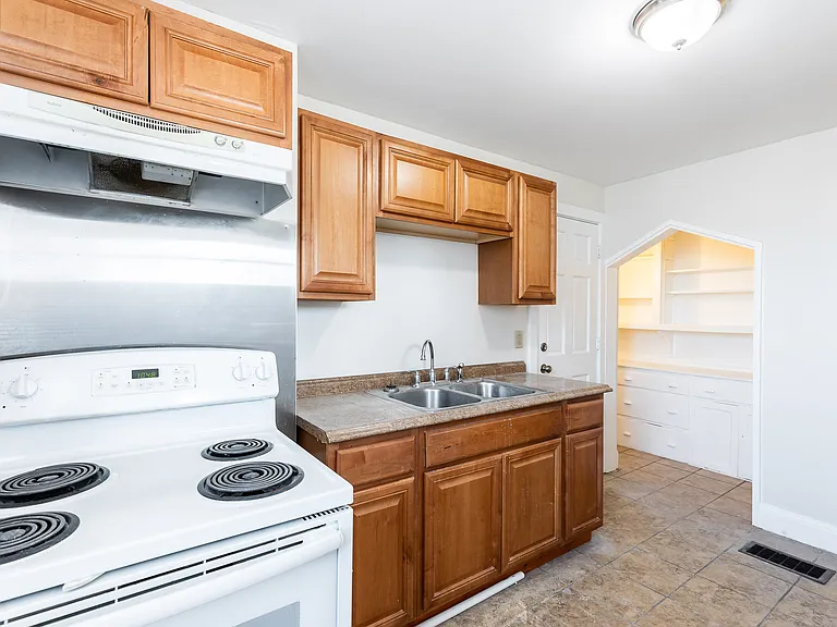 811 Lexington Ave #1 — Photo 18