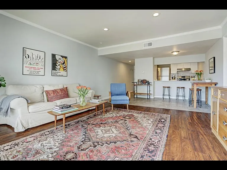 1909 Brun St #7 — Photo 2