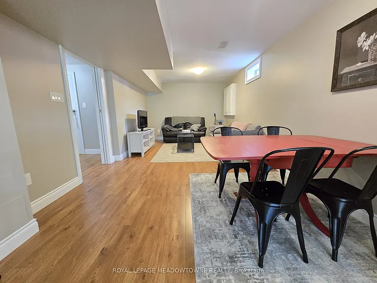 154 Maple St #BASEMENT — Photo 8