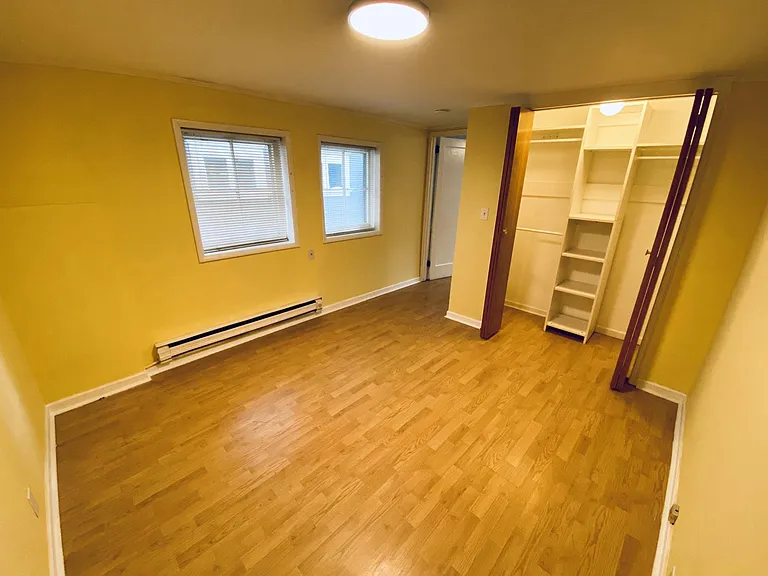 423 12th Ave E #3 — Photo 11