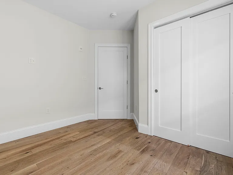 29-31 Ward St #302 — Photo 10