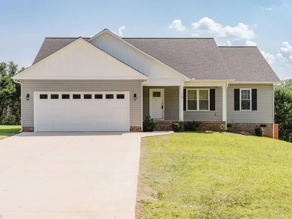 118 Cypress Acres Ln, Statesville, NC 28625