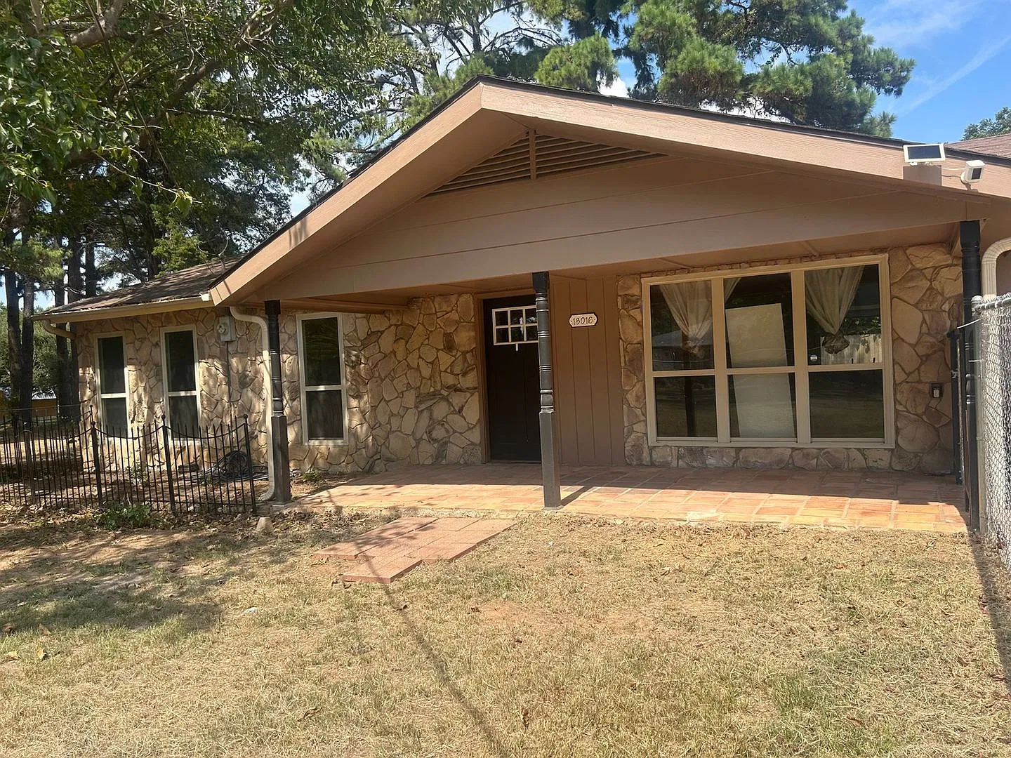 Charming 3BR House in Mabank near Cedar Creek Lake — Photo 3