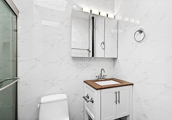 4th image of 317 E 74th St APT 5D