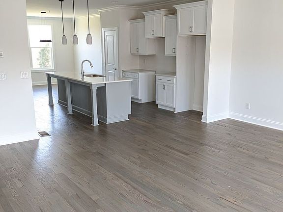 4th image of 134 Greenbrook North Way