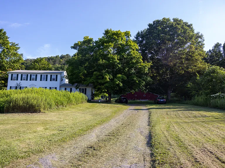 1148 Coddington Rd — Photo 1