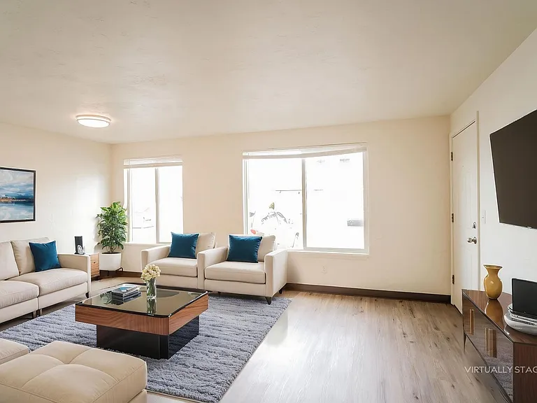 Brighton Park East Apartments — Photo 11