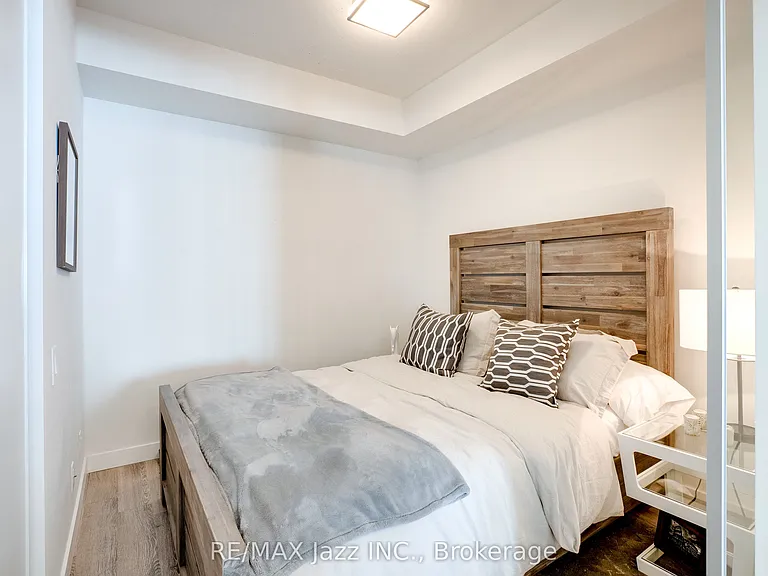 100 Bond St E #1207 — Photo 7
