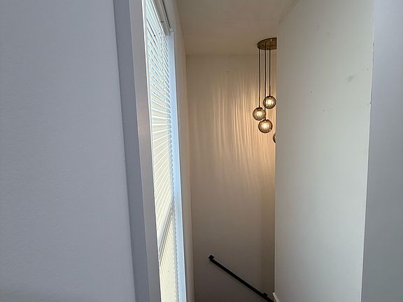 5th image of 1920 W 50th St Unit 1