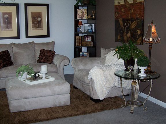 3rd image of 617 SE Mockingbird Dr