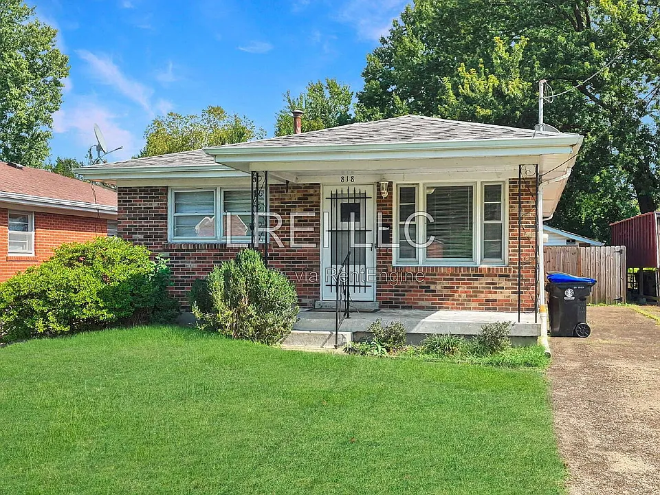818 Iroquois Ave