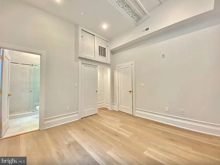 1824 Chestnut St #22 — Photo 14