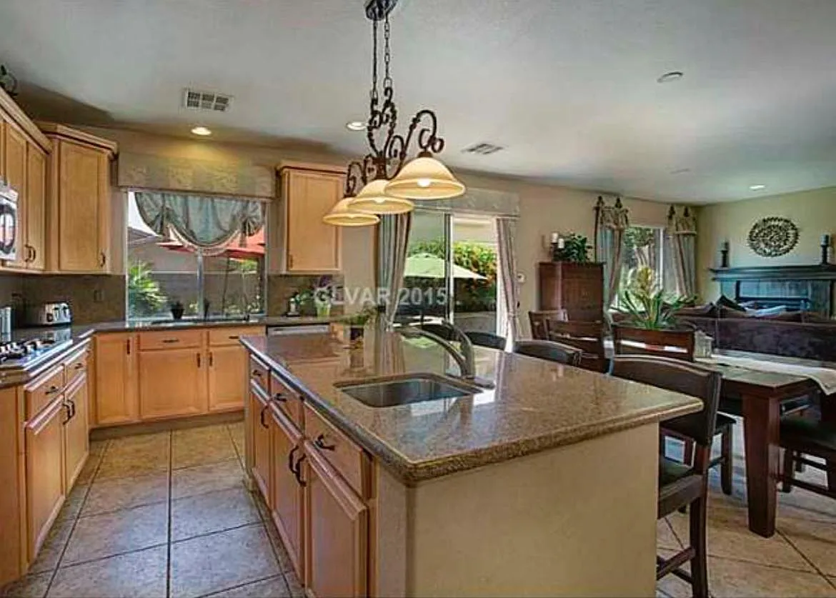 11393 Robbia Dr — Photo 3