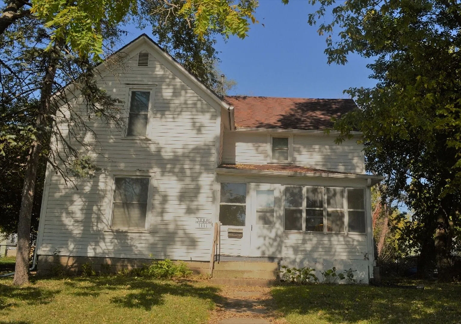 1111 Lincoln Way — Photo 1