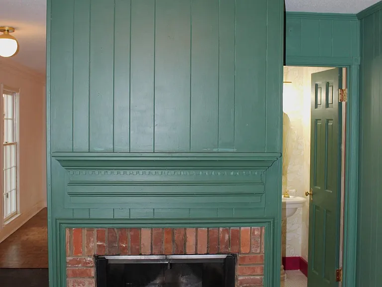 1589 York Ave — Photo 4