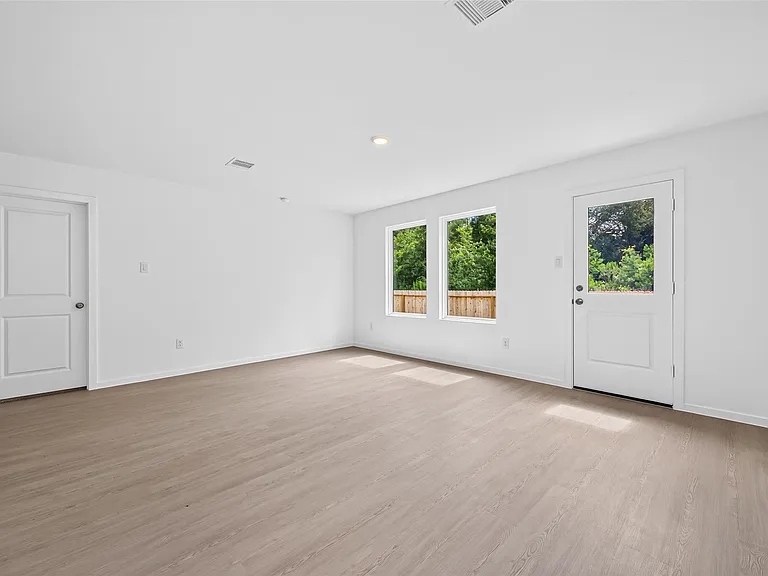 25568 Rose Creek Dr — Photo 18
