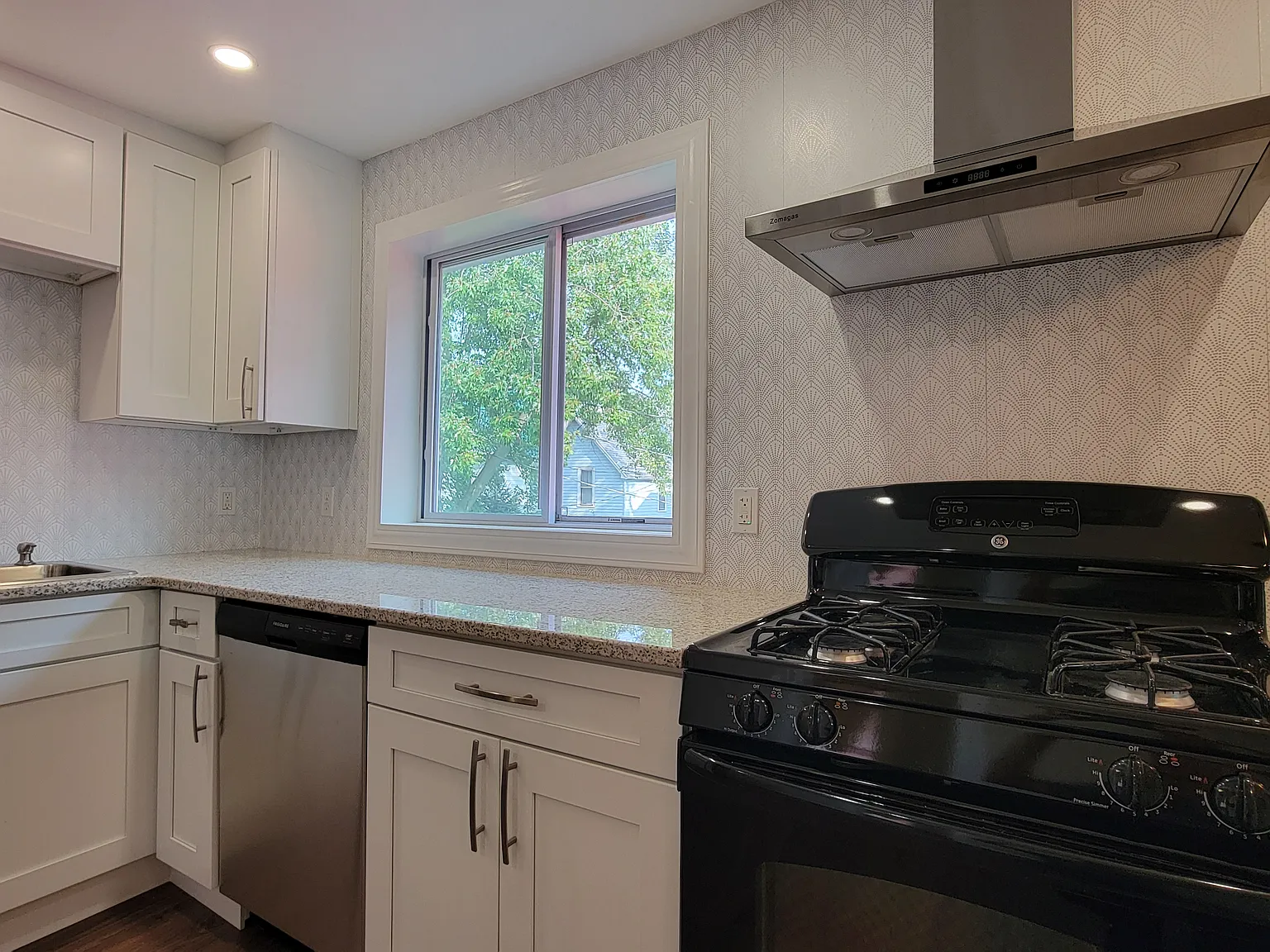 2 bed, 1100 sqft, $1,200 — Photo 4