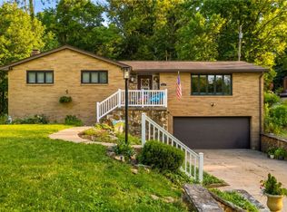 402 Glenrock Dr, Bethel Park, PA 15102
