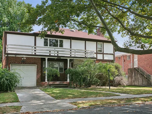 82-43 213th St, Queens Village, NY 11427