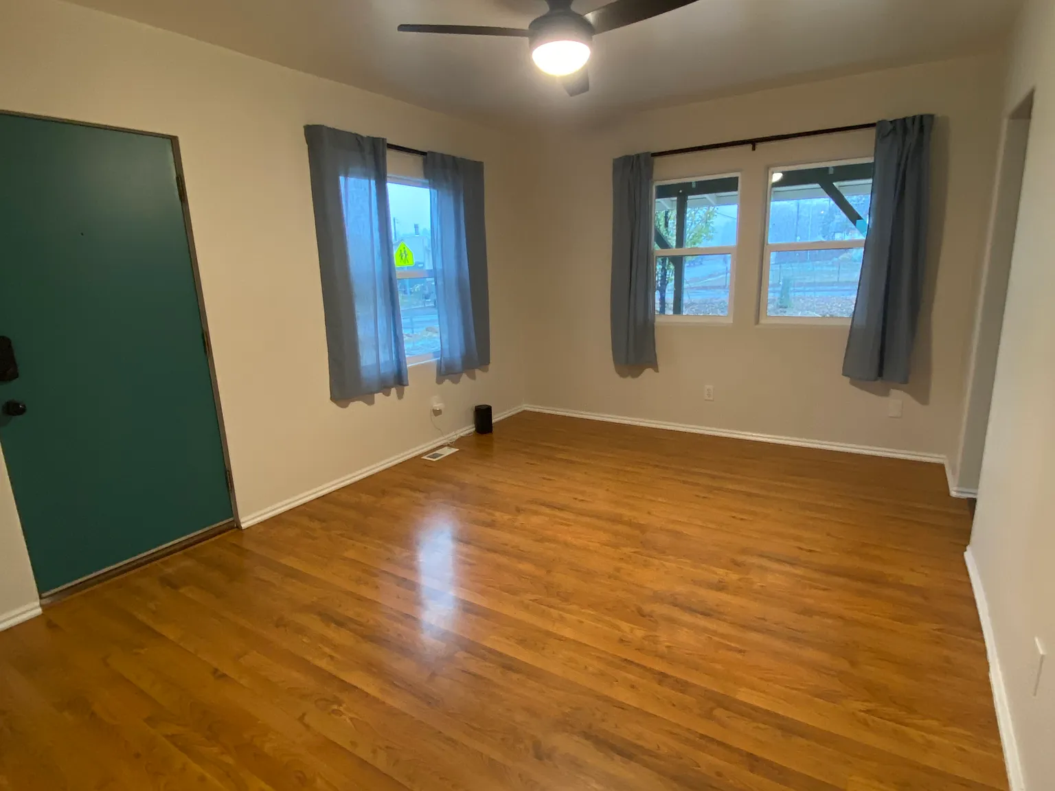 2 bed, 1096 sqft, $1,300 — Photo 3