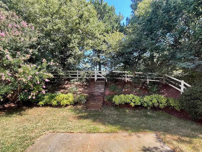 113 S Audubon Ave — Photo 18