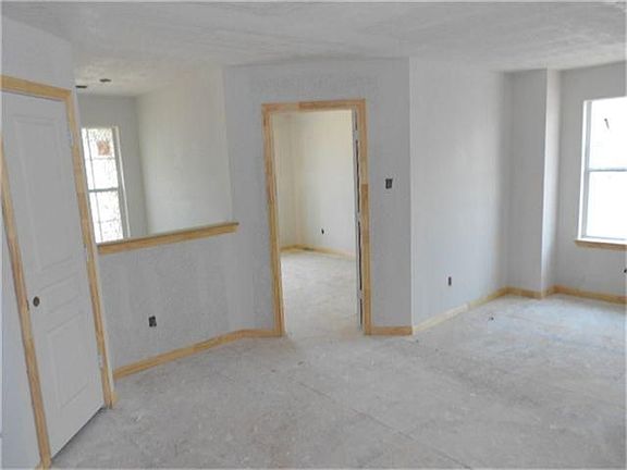 5th image of 24611 Sandusky Dr