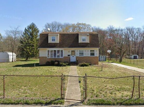 755 E Earl Dr