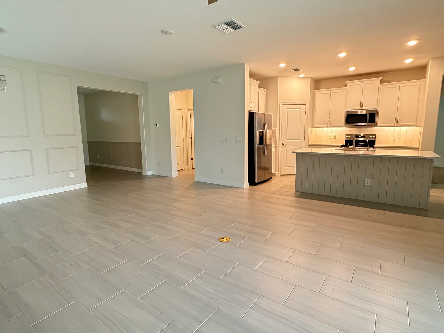 2 bed, 1683 sqft, $2,300 — Photo 3