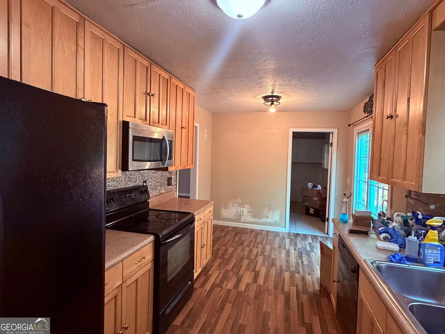 3 bed, 2.0 bath, 1414 sqft, $1,950 — Photo 4