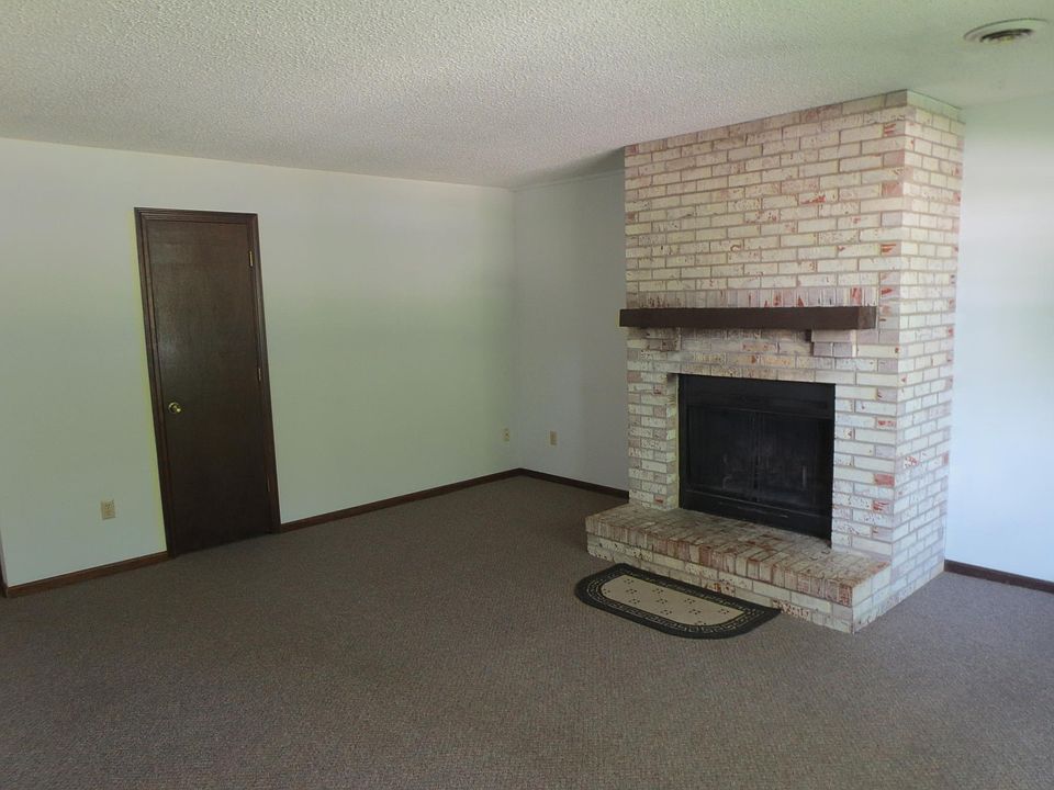 1726 Rockhill Rd, Manhattan, KS 66502 Zillow