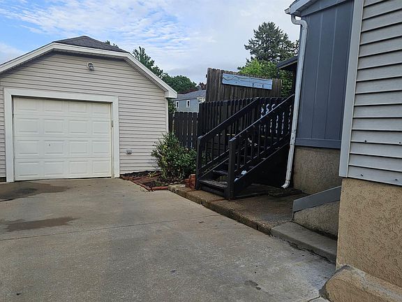 2nd image of 517 Baxter Ct