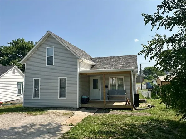 408 E 3rd St, Maryville, MO 64468