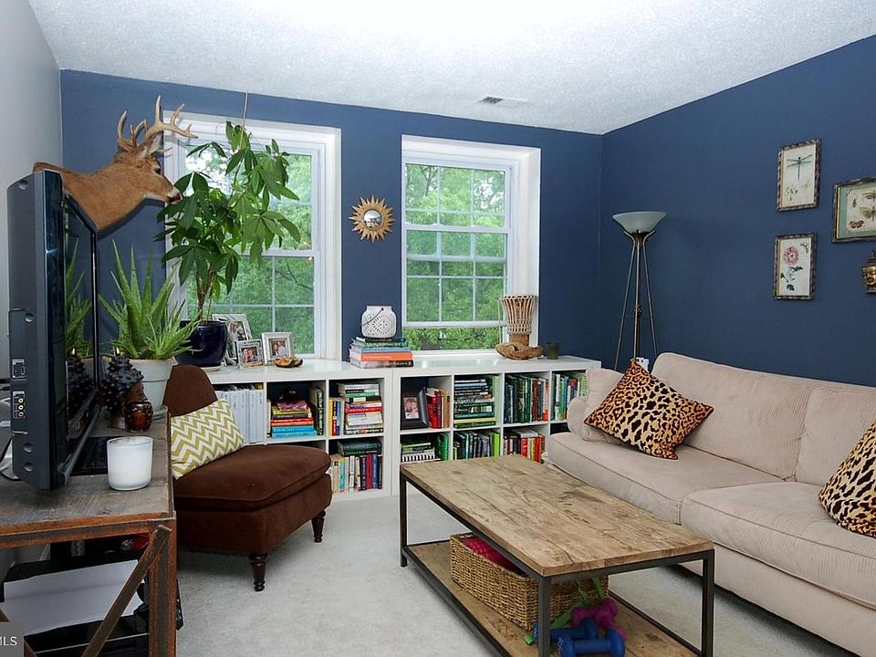 1st image of 2934 S Columbus St #3286