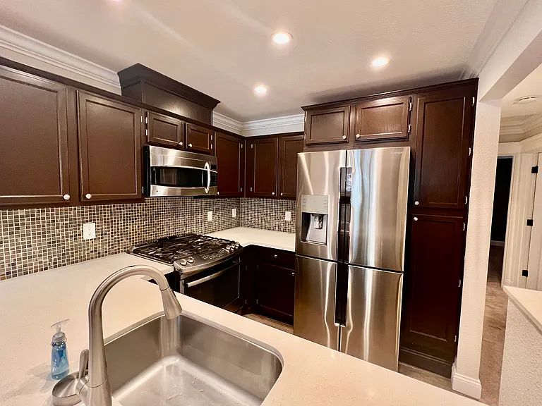 202 Compton Cir #D — Photo 6