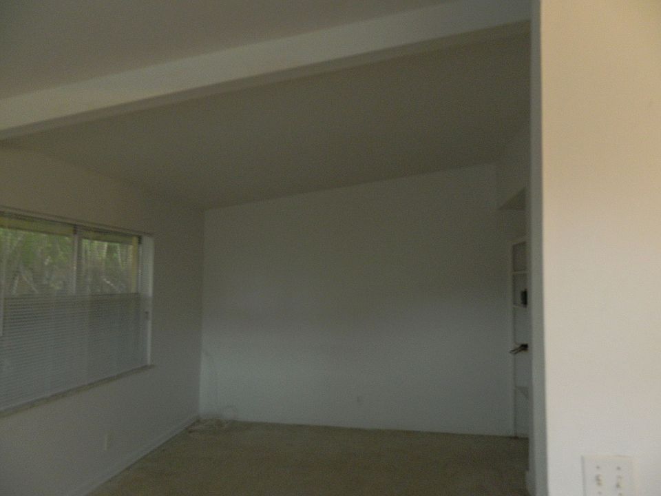 1st image of 1206 N H St APT 1