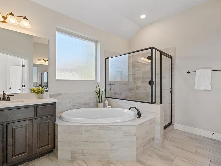 17805 Limestone Spring Ln — Photo 21