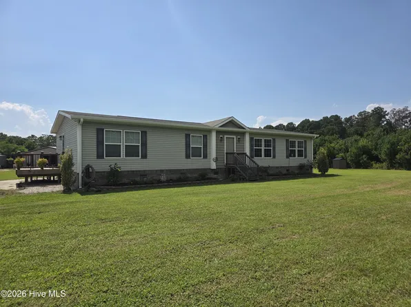873 Pameter Road, Hallsboro, NC 28442