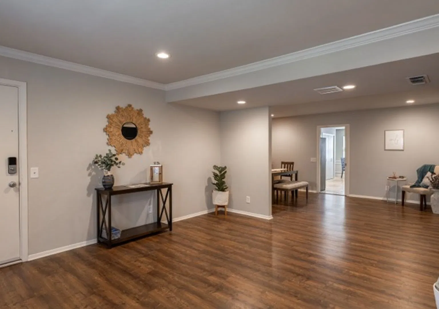 Spacious Condo | Gated | Near Medical Center 410 & Ih10 | 3 Bedrooms | 2 Bathrooms — Photo 2
