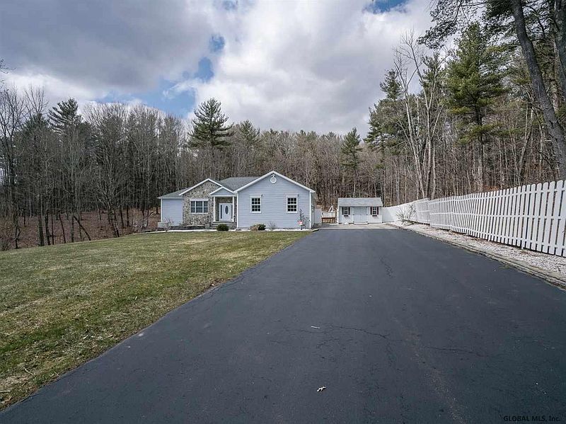 3rd image of 51 BOYCE Road