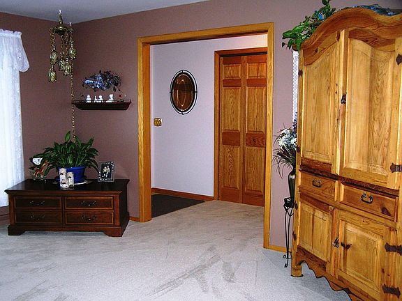 Spacious Entryway