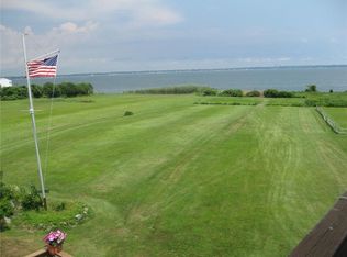 90 Seacrest Ln, Warwick, RI 02889
