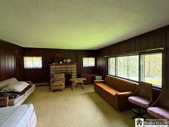 3rd image of 10038 Stateline Rd