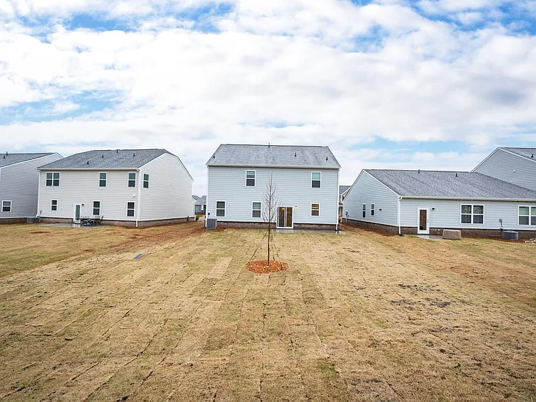 360 Rayland St — Photo 24