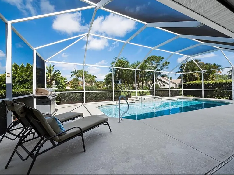Butlers Crest Dr — Photo 14