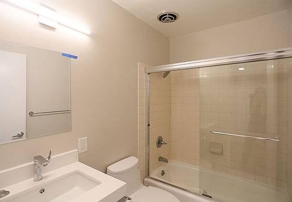 3rd image of 6567 N Cordova St #4/5