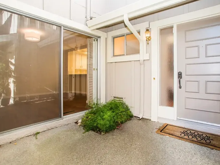 1646 Bayridge Way — Photo 4