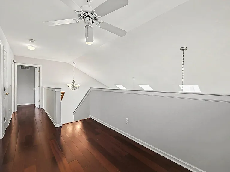 4304 Gateway Cir — Photo 17