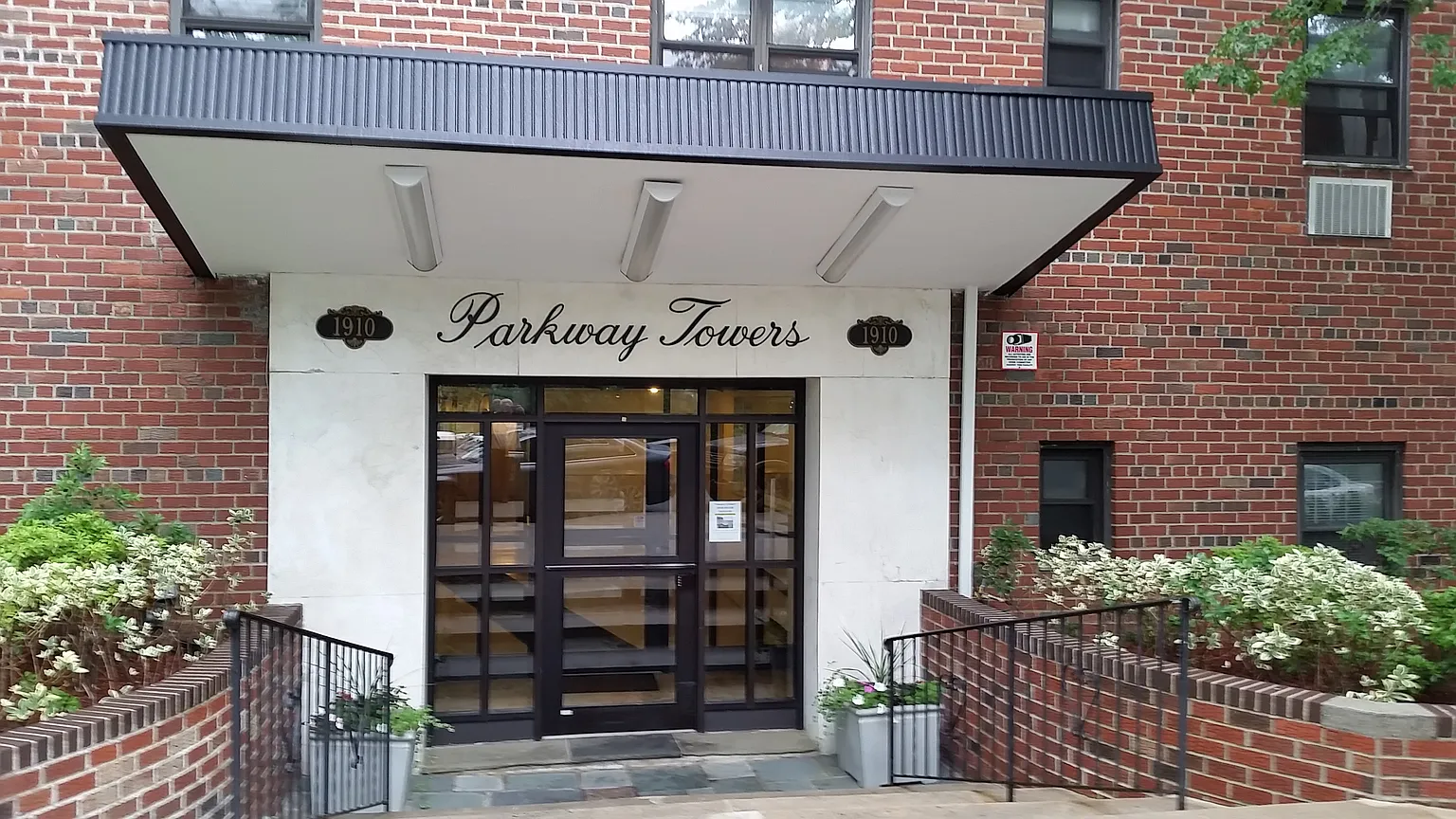 1910 Pelham Pkwy #6D photo 1